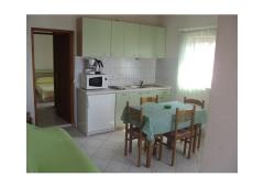 Apartments Dinko s grijanim bazenom Apartment 2: (4) – A4 foto 1
