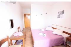 Rooms Bili Galeb BED? Room 1 – PURPLE foto 4