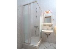 Family Rooms &amp; Apartments Omis Room 5 – kuglana foto 3
