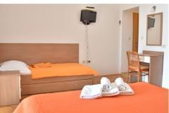 Apartments Stone  Tučepi  Apartment 3 – A3+1 -102 foto 3