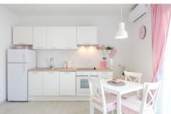 Apartments Ksenija Apartment 2 – A4 rozi foto 3