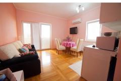 Apartments Iris Apartment 2 – rozi foto 1