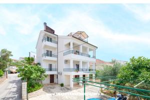 Apartments Vila Veljko – Trogir