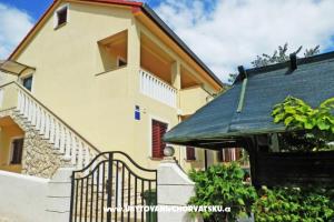 Apartments Rena – Ugljan