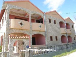 Apartments Frleta