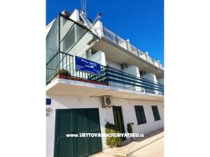 Apartments Ana i Ante