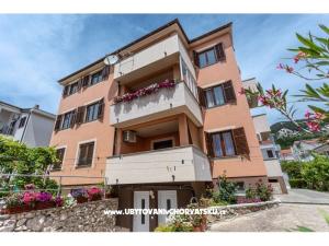 Apartments Dujmović
