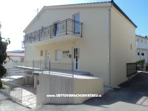Apartments Vukelja