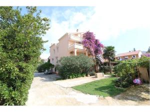 Apartments Iva