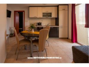 Pakoštane Apartments Di-Ana
