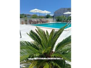 Loparadise Apartments