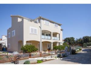 Apartments Sharo