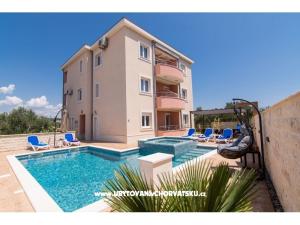 Apartments Villa Peky