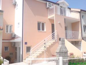 Apartments Gojko Ajduk