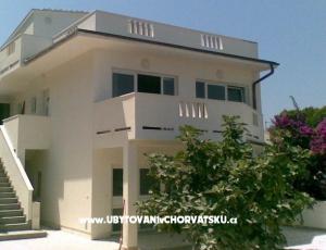 Apartments Tomy
