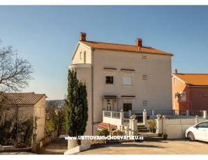 Apartments Grof Selce