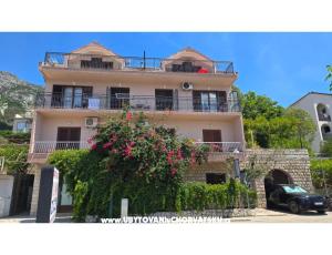 Apartments Lora