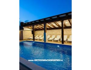 Villa Robert 2 with pool Cesarica