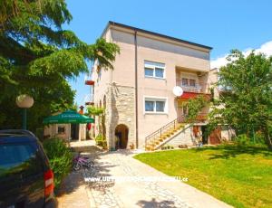 Apartments Mira Medulin
