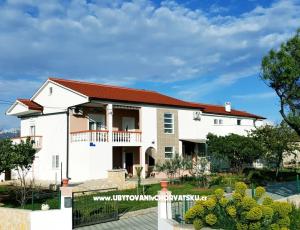 Apartments Tomislav VRSI-NIN