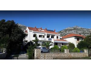 Villa Kristina Apartments