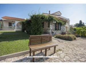 Venesa Apartments