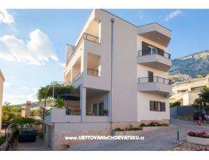Apartments Šućur
