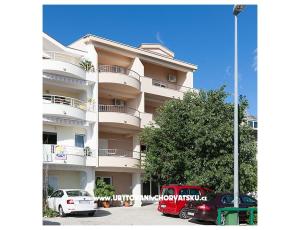 Apartments Nevenka i Josko
