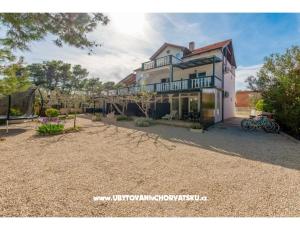 Apartments Villa Agape Vir