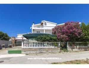 Apartments Alaga