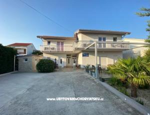 Apartments Arny