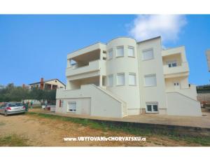 Apartments Sandra (100 m more)