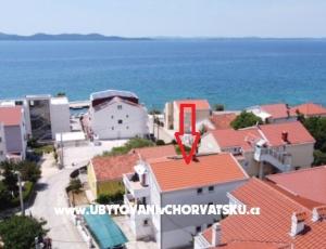 Apartments Zara by the sea