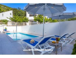 GaLa Apartments
