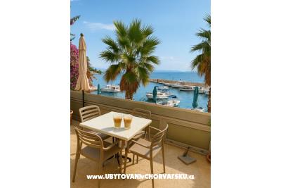 Pomalo Apartments By the Sea