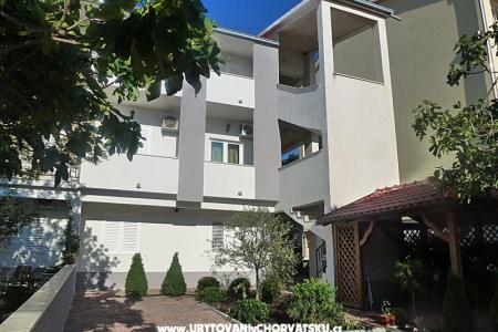 Apartments DIVNA Baska Voda Croatia