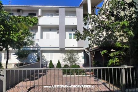 Apartments DIVNA photo 2