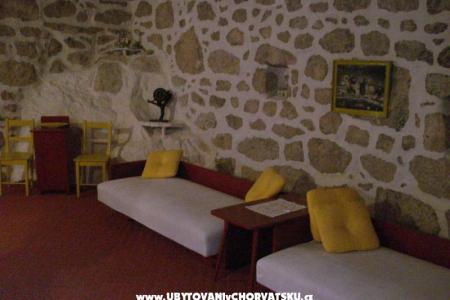 Old stone house photo 5