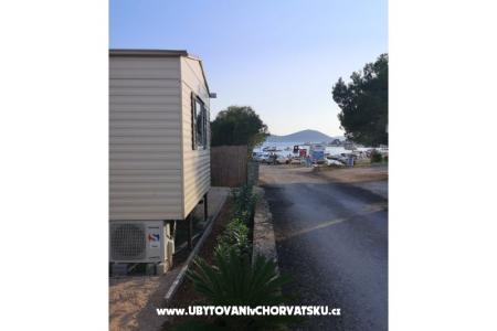 Mobile House Maroon photo 5