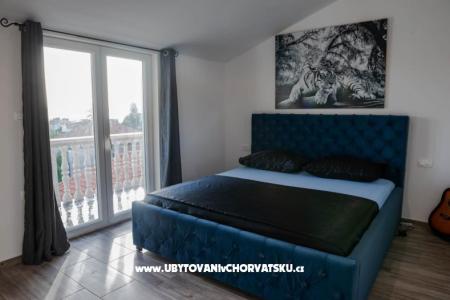 Apartment Laura  photo 2