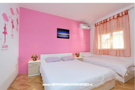 Apartments Mareta photo 3