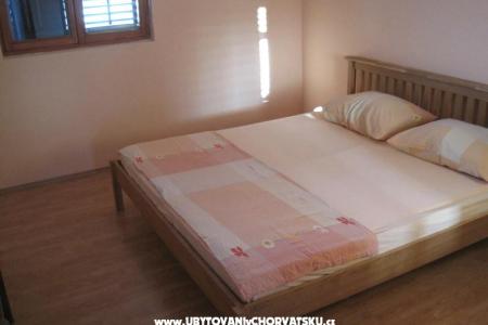 Apartment 7 photo 4