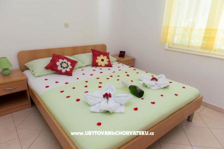 Apartments Tiho i Jelena photo 4