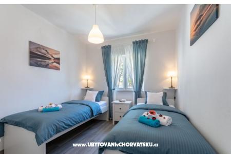 Apartment Toni Milna  photo 4