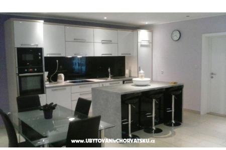 Apartments Ina photo 5