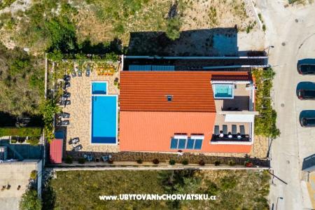 Apartments La Perla photo 2