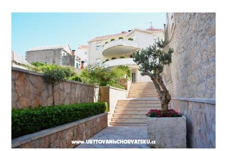 Apartments Mladinic photo 2