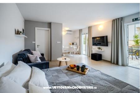 Apartments Tomy photo 4