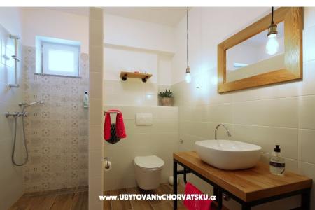 Lila Apartments photo 3