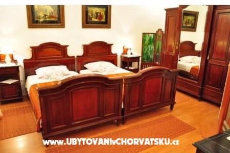 Apartments & room Giron photo 3